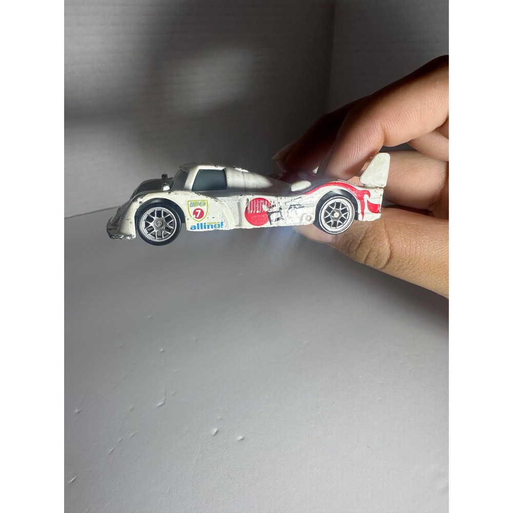 Disney Pixar Cars Shu Todoroki World Grand Prix White Red - Picture 2 of 9